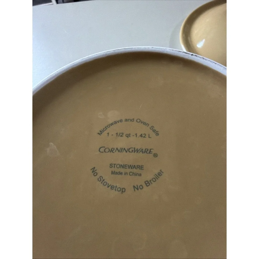 Vintage CorningWare Stoneware 1.5 Qt Round Casserole W/Lid Harvest Gold Mustard